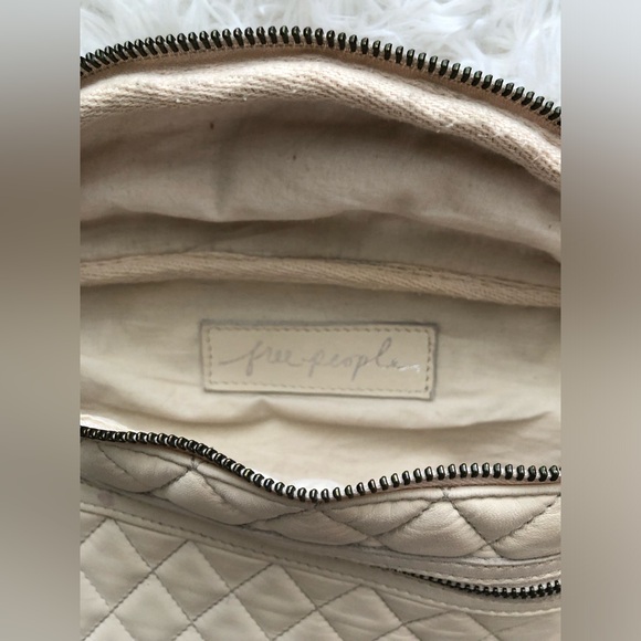 Free People Quin Quilted sling bag Ivory - Picture 2 of 5
